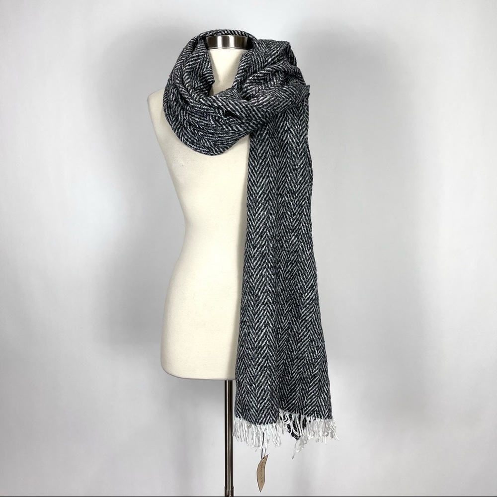 Amicale Cashmere wool blend scarf Herringbone